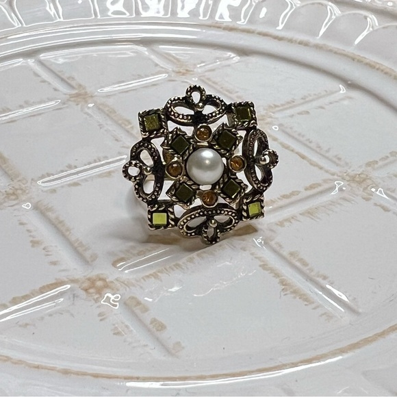 Jewelry - Vintage-Style Cocktail Ring with Faux Pearl & Green/Amber Stones – Size 5
